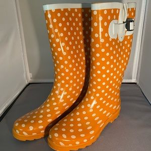Rain boots, Orange with White Dots. Women’s 8